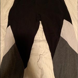 Black leggings with stripes